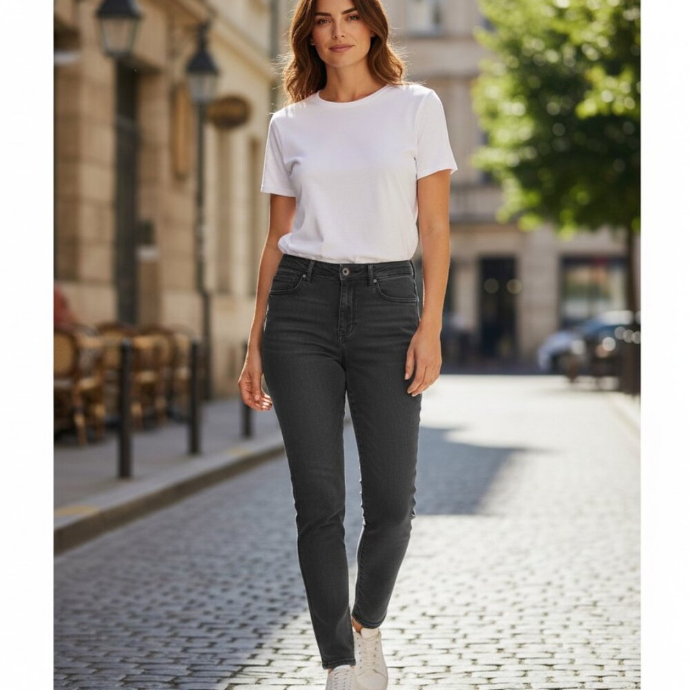 EILEEN FISHER Women's EUC Organic‎ Cotton Slim Mid-rise Denim | Size 12